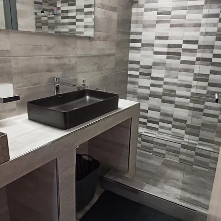 公寓 Felou's House 2 *